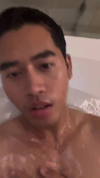 Apichat Booncharoen: Take Me to U Hand