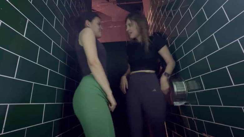 scarlettandc: How Rich It Is to Touch a Woman