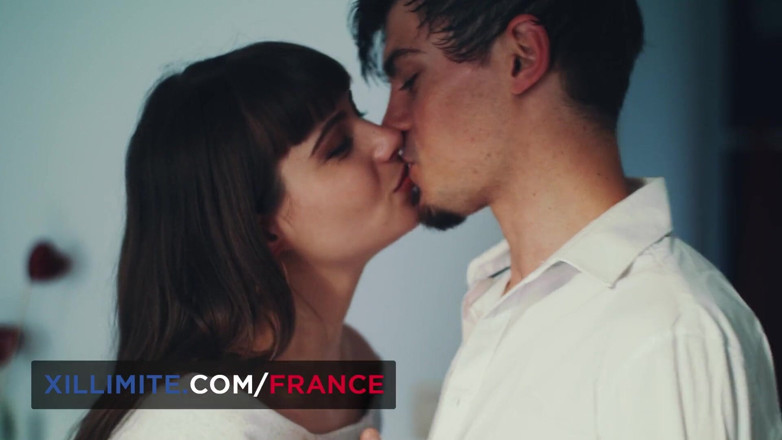 Made In France: ロマンチックな性とゴージャスなbusty赤ん坊Mariska
