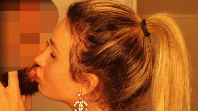 Agatha Lyra: Am venit într-o parte cu pula înapoi