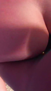 Dua remaja sange mengundang kontol hitam tebal untuk ngentot satu sama lain