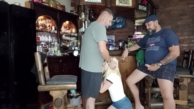 Bigjoefuckalott: Cockhold 2 cocoks 1 wajah muncrat