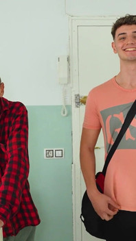Un Cuplu Real Întâlnește Două Pule Porno Uriașe. Un Încornorat Fericit Ne Oferă Iubitei Sale Un Futai Sălbatic Pe Fakings