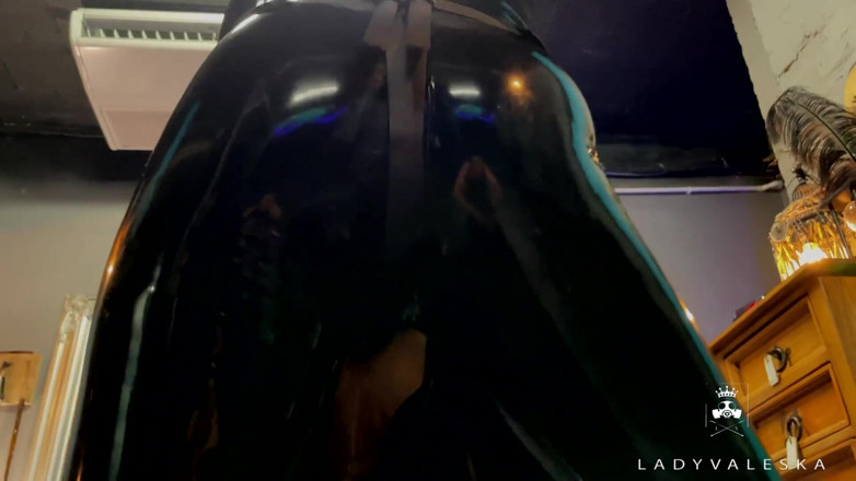 Lady Valeska: Toe sucking and ass fucking.