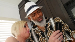 Kyla Keys: Drottningen av loungen avsnitt 1