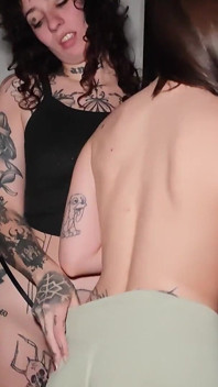 This Is What You Wanted to See: New Outfits and a Fuck on the Couch with My Friend
