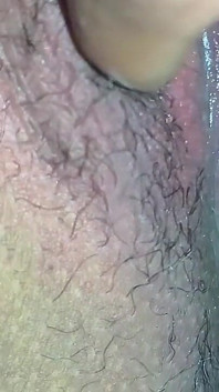 ネパールの女の子の毛深いジューシーな膣