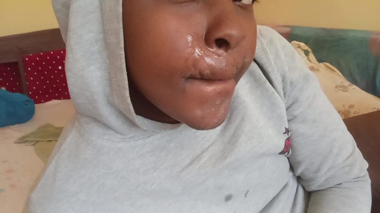 Sexyjayla254: Naughty Boy Jerks off and Cums on His Own Face