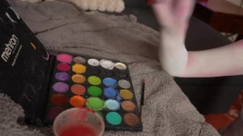 Pov: Trải nghiệm đụ với sơn cơ thể Kitty