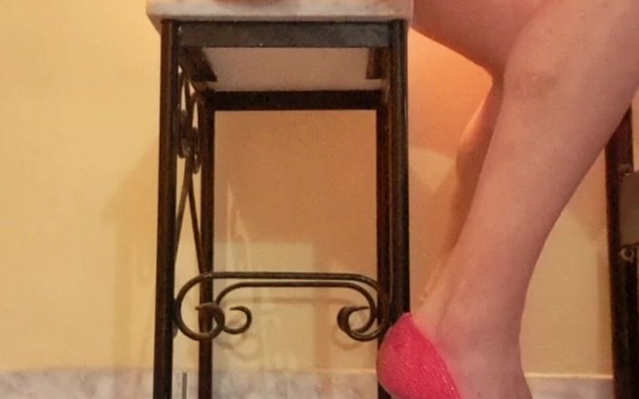 covo_sissy_cross: Ich werde größer werden müssen !!