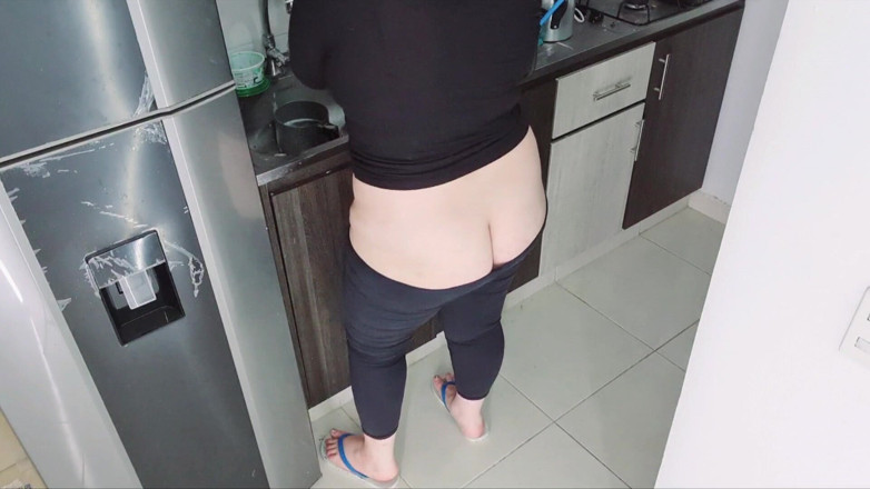 Alice H: แม่เลี้ยงตูดแตกทําความสะอาดห้องครัว