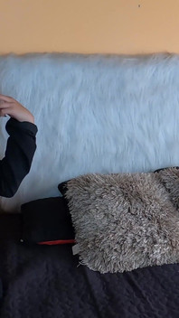 Lia Ponce tocmai s-a despărțit de iubitul ei și nu pierde timpul pentru a câștiga bani și a suge pula