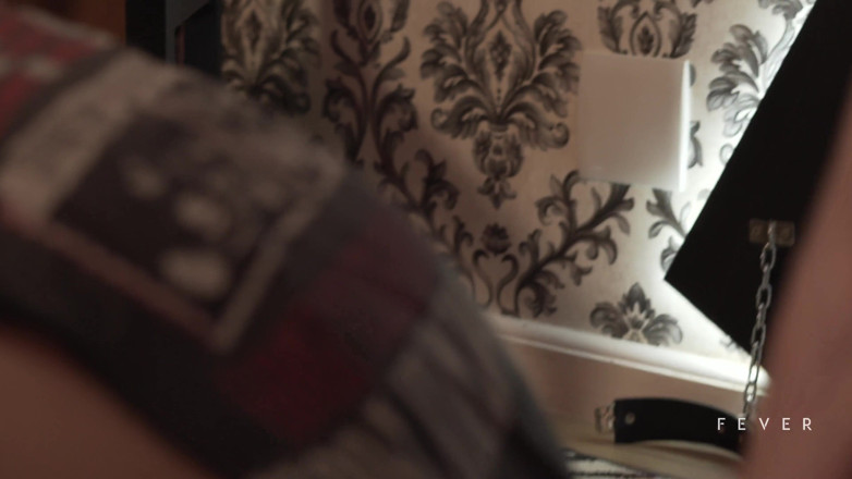 Fever Films: Blonde meesteres kwellingen slavin pik