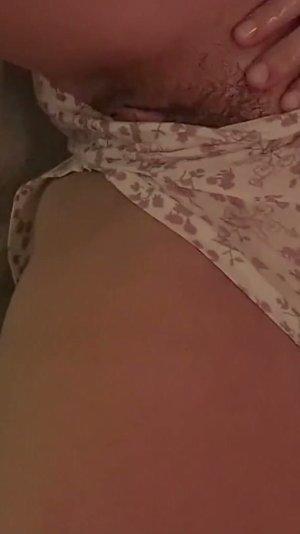 Branquinha De Leite: Eigengemaakte hete vrouw solo - korte broek, schedelsokken, dildo en vibrator...