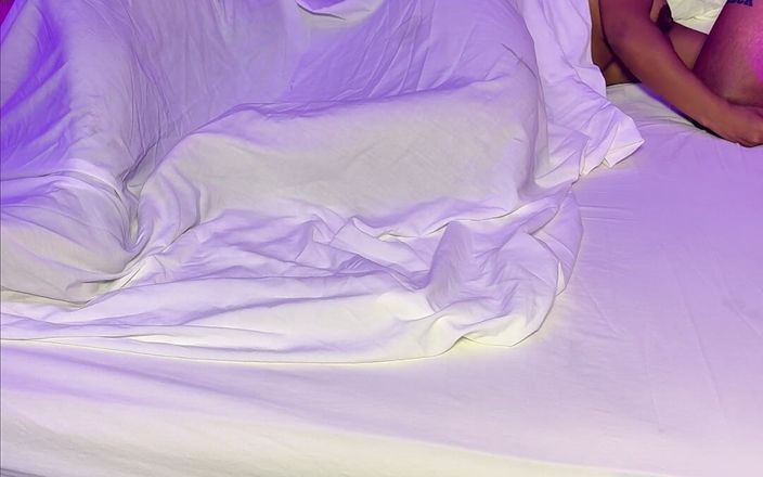 Leyne Rodriguez: İri göğüslü üvey anne leyne rodriguez azgın üvey oğlu tarafından aldatılan kocasının önünde...