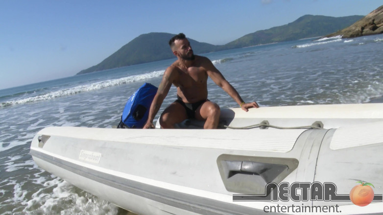 Nectar Entertainment: Blonde on the Beach: See This Mackerel Taking Cock in...