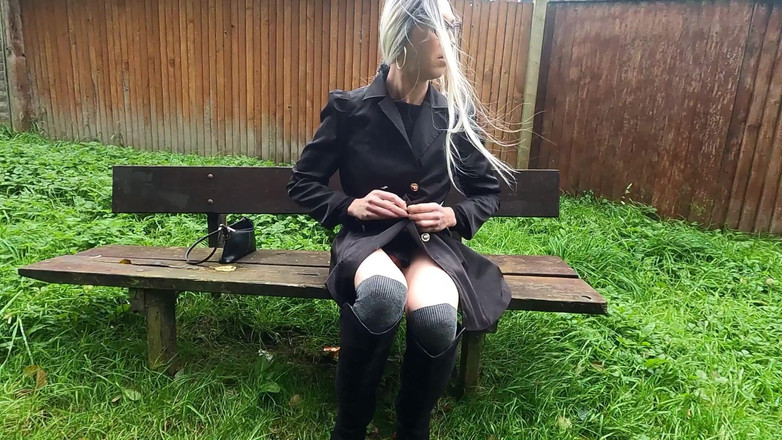 The Midnight Minx: Blesk v místním lese