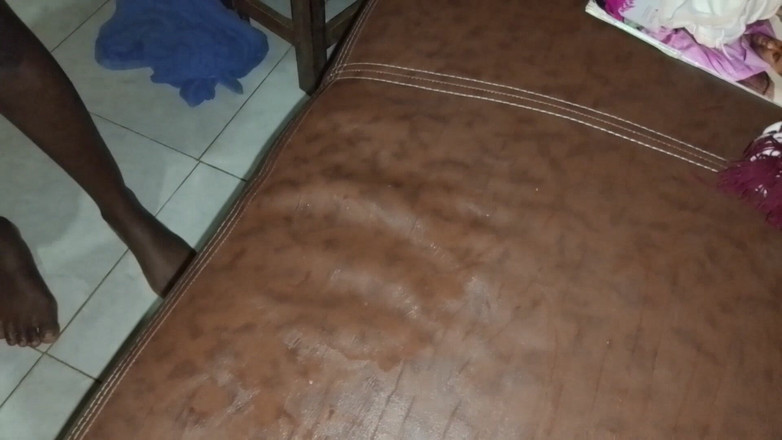 Loversinbed: Přišel domů k mému hony nevlastnímu bratrovi, velký péro