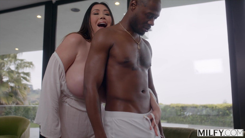 Milfy: Milfy Rich Housewife Kianna Loves to Ride Anton's Thick BBC