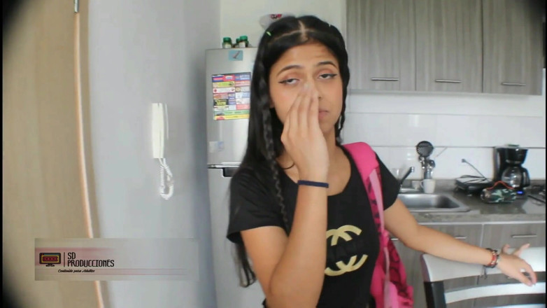 Britany: Depois de pegar minha meia-irmã que está vindo visitar, eu...