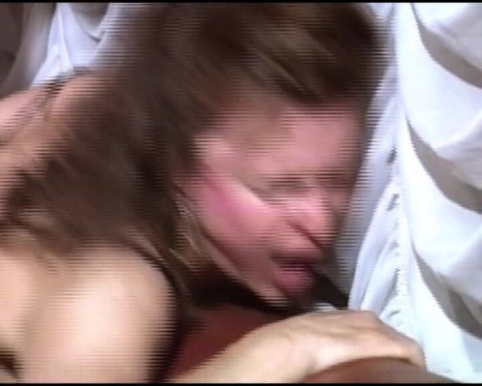 Hardcore German Club: 来自德国的熟女的紧致屁股被狠操