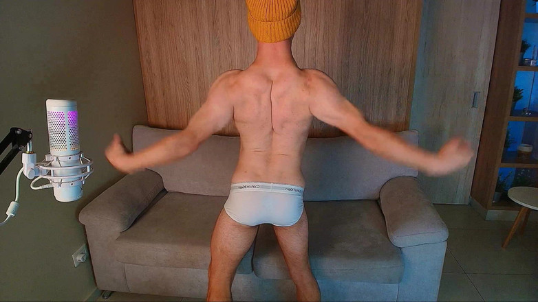 Max_Russell: Fléchir! Je me vante de mon corps parfait !