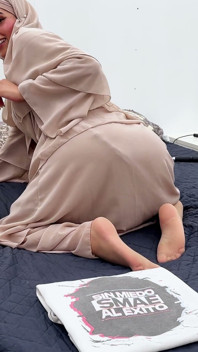 Hijabi Aaliyah Yasin Strips Out of Her Abaya and Cums