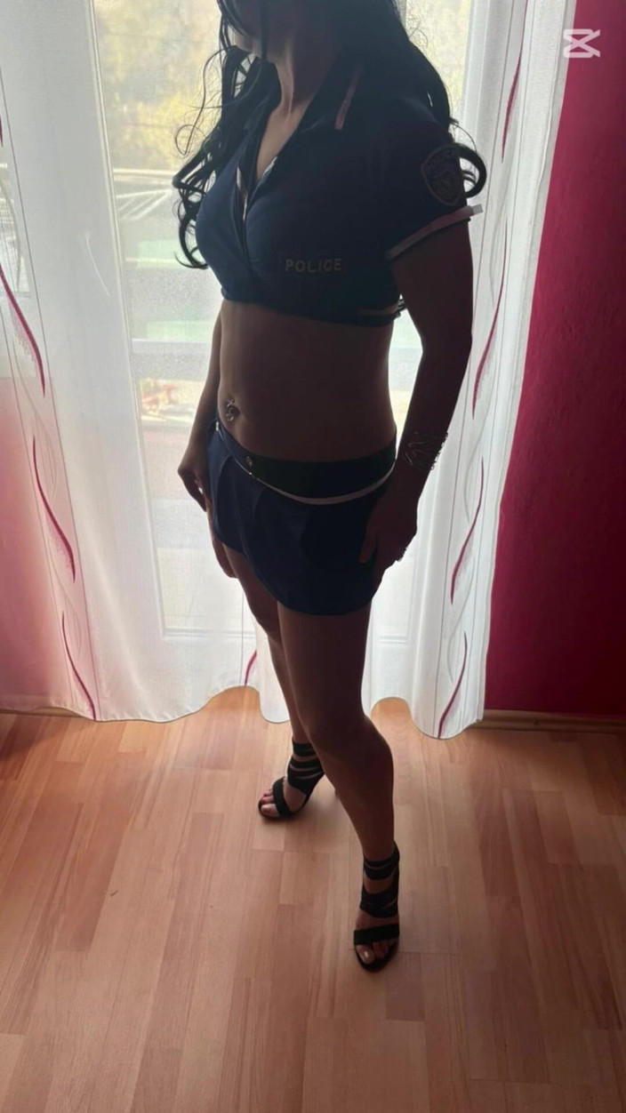 Egyeni: 性感警察