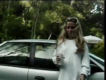 Old Good Porn: 吮吸鸡巴的兰迪婊子喜欢在阴户和屁股上被干,然后被射精