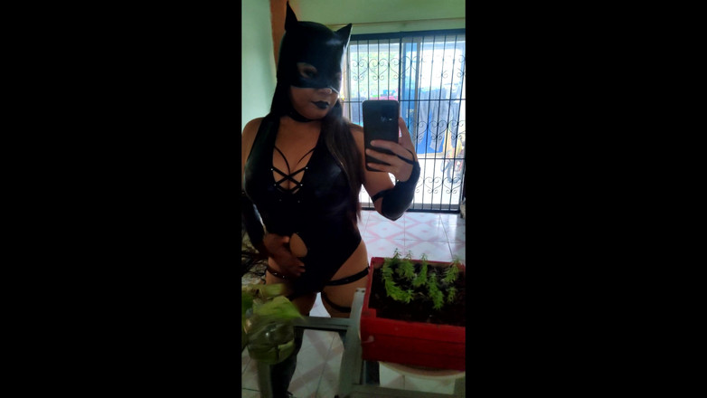 Martin13: Odběratel mi dává oblek k vyzkoušení na halloween party! Vypadám...