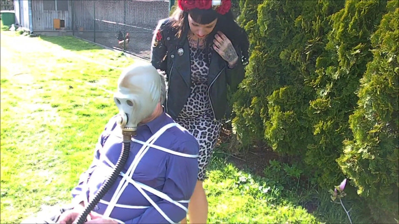 Domina Lady Vampira - SM Studio Femdom Empire: A garota Rockabilly - meu prazer é sua humilhação