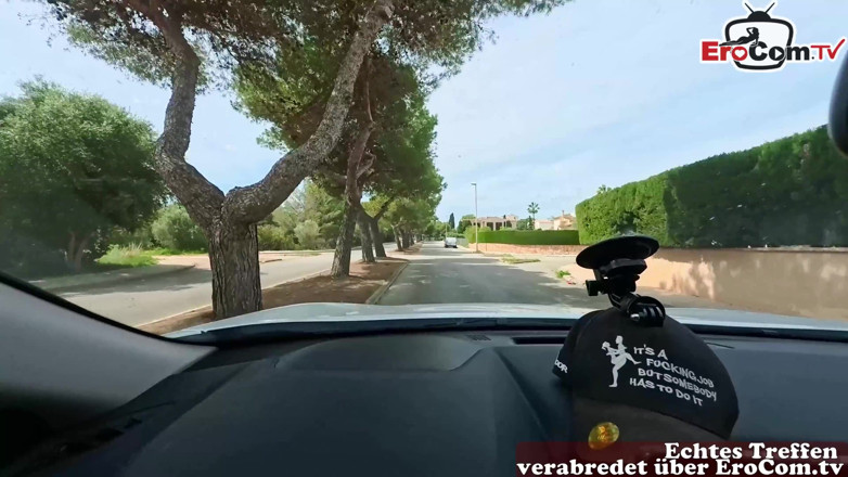 EroCom: Німецька тінка-туристка Беккі Каліфорнія підбирає хлопця для траху на державному святі