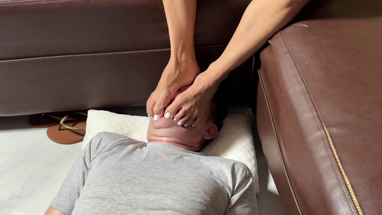 Asian foot goddess: Manžel otrok pro její asijské nohy