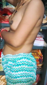 Indian Kavya Bhabhi Changing Cloth Front of Boyfriend