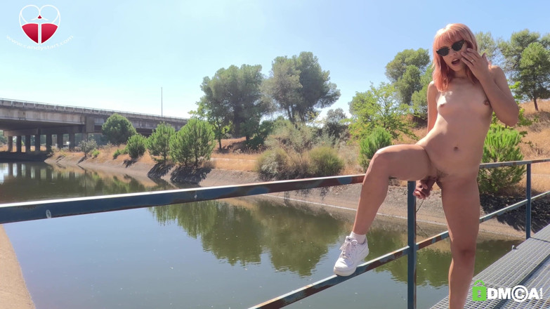 Candystart Videos: Melancap awam berisiko di tepi Sungai