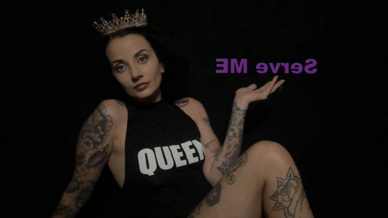 Miss Morticia: Serving and Stroking