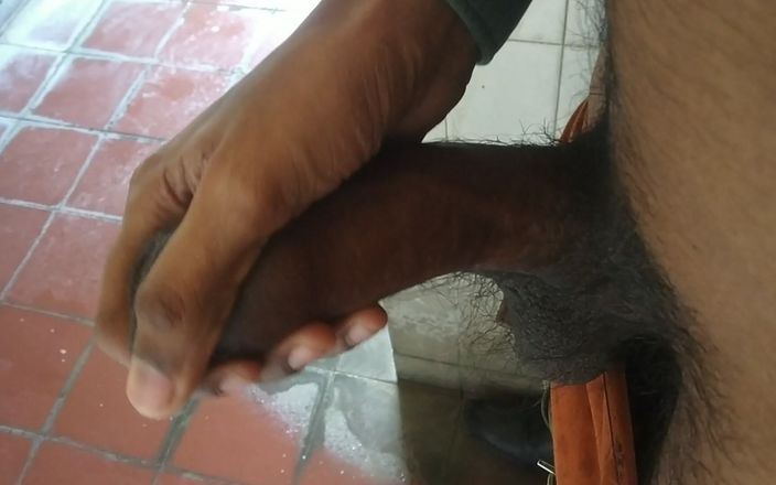 Tamil 10 inches BBC: Masturbace černého ptáka!
