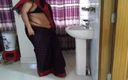 Aria Mia: Tamilská horká teta Stojí před zrcadlem a vlasy kombinované Pak...
