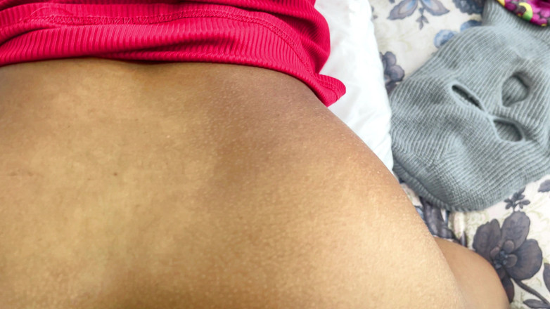 Aathiyaa: 호텔에서 바람피는 여대생