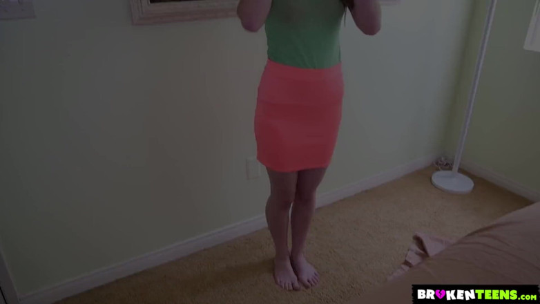 Broken teens: BrokenTeens - Redhead Alice Green loves a big load on her...