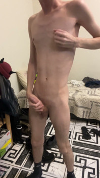 Twink Showing His Body to the Cam