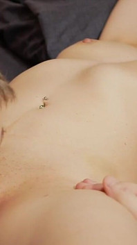 Lecherous boy pussy eating his milf's and she takes orgasmo convulsions.