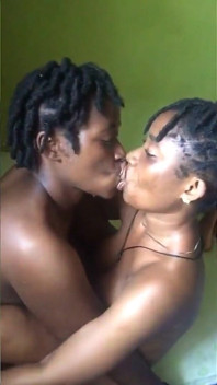 Obestridliga nigerianska lesbiska isabella och pure