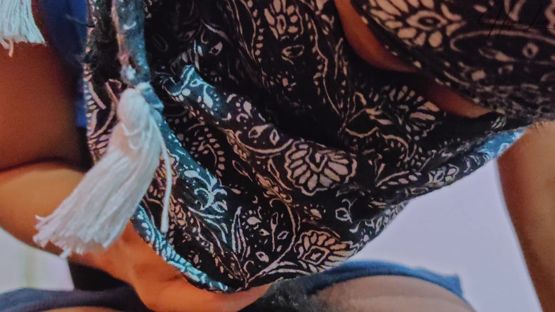 Hope Love: 美しいヒジャブマレーシアの女の子がフェラチオをし、ジムの後にセックスします。