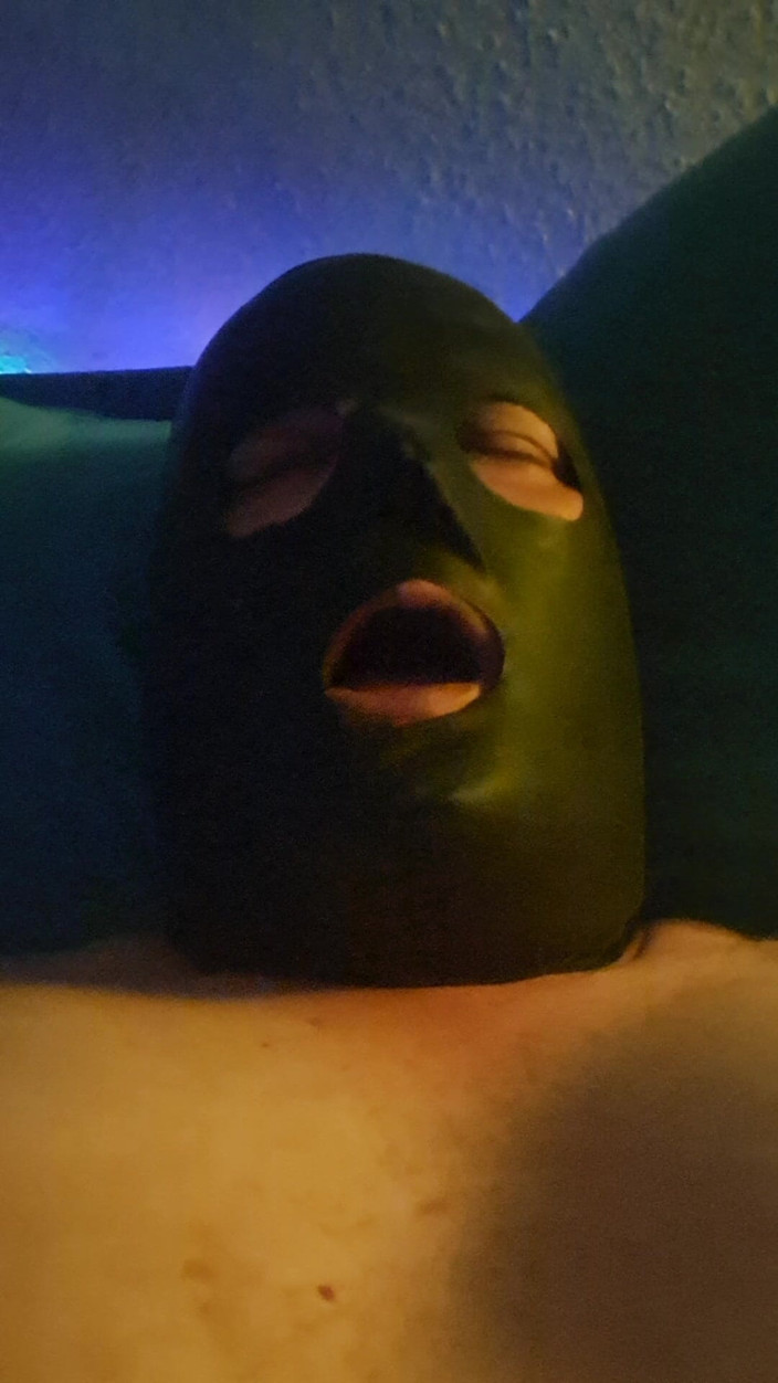 Fickspecht: Latexová Sissy Je Zpět
