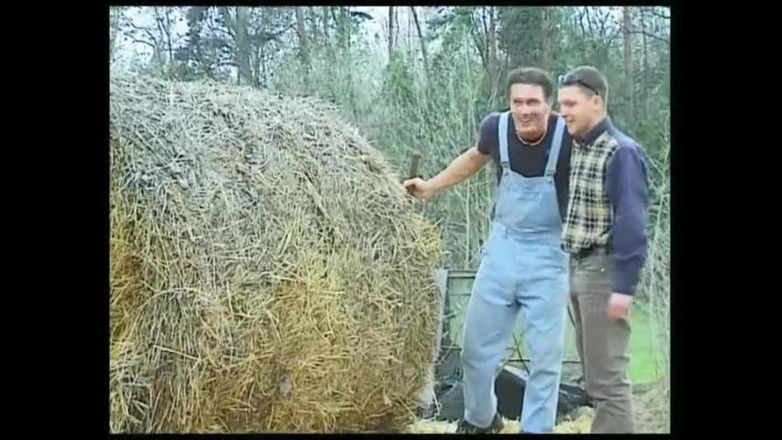 Bisco Birchwood Productions: Cewek nakal rambut pendek dengan memek tebal!