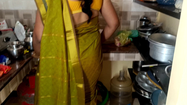 Pushpa porn: grihini kichan romans