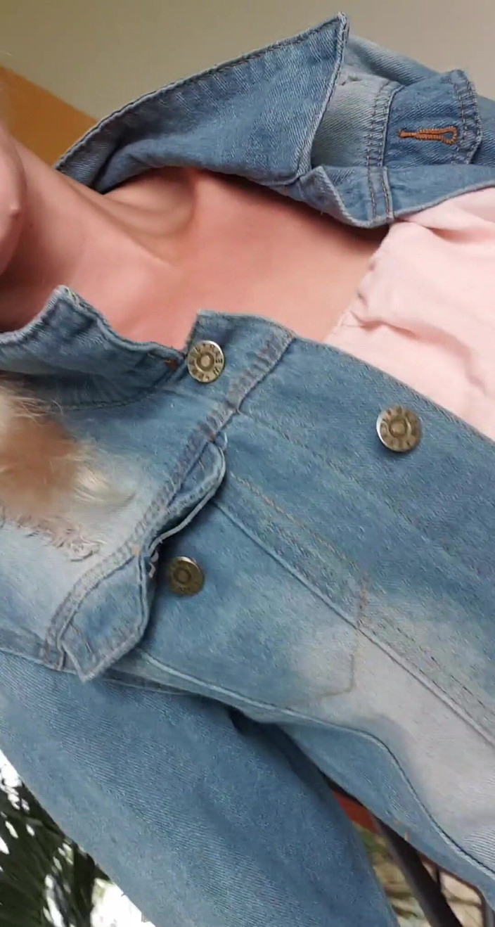 MissAnja_FH: 在我的裙子下？这是一个容易访问。我想尝试不穿内裤走路