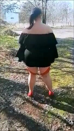 Nelle1276: Outdoor walking