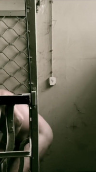 Dominatrix mistress april - скрутне становище рабів - психо кімната - staaioplus